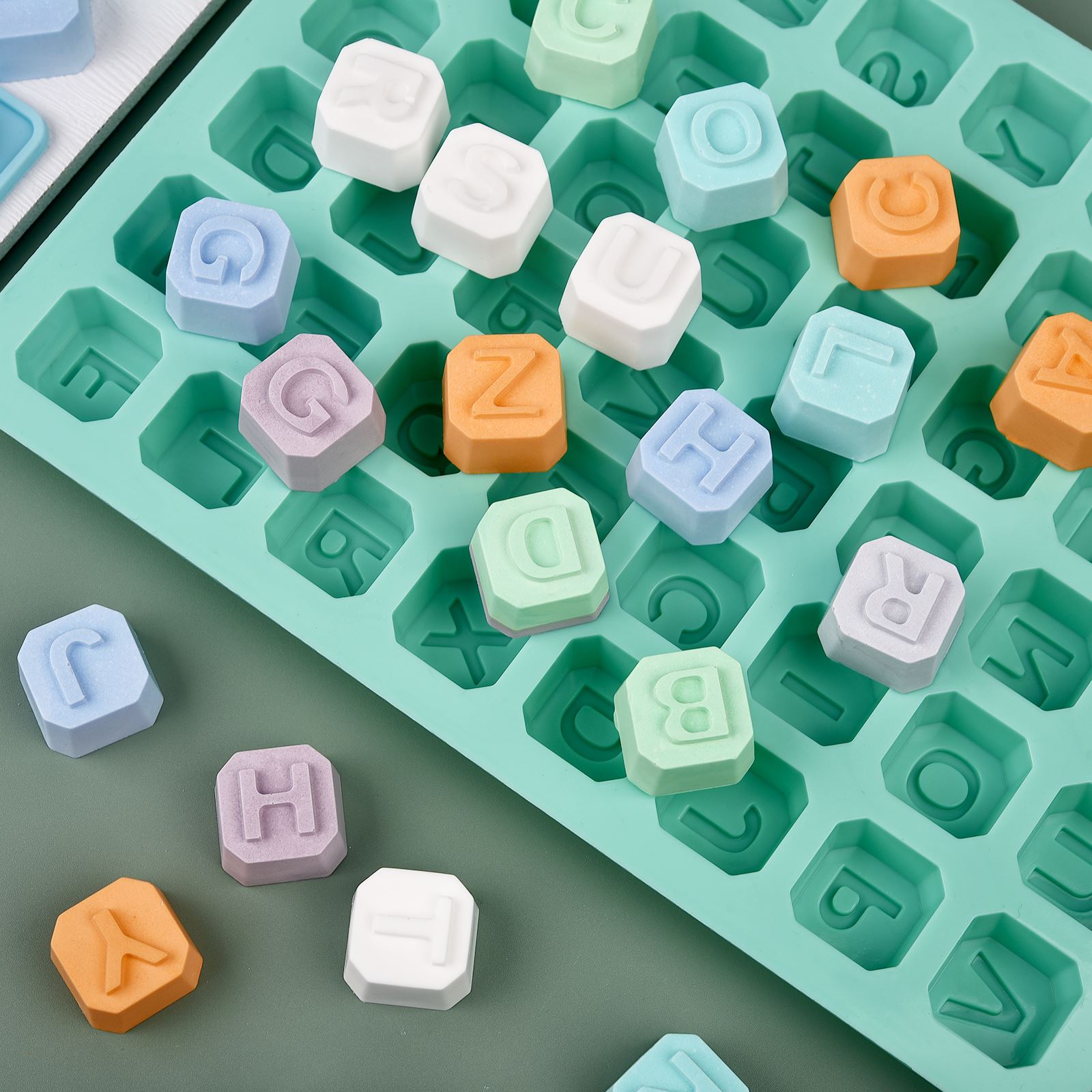 48 文字英語アルファベット文字シリコーン型石鹸型ケーキカッ - Soap Making Gloves のレビューと価格